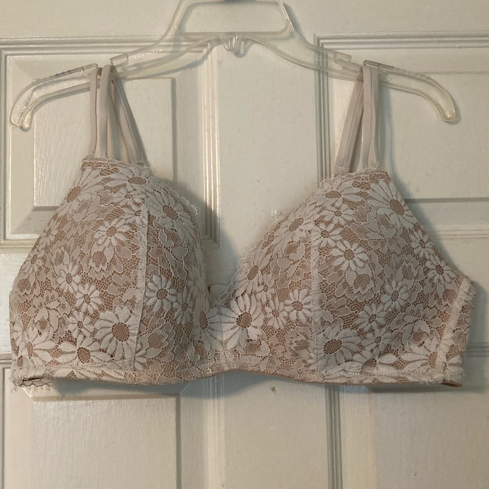 Lace wire free bra